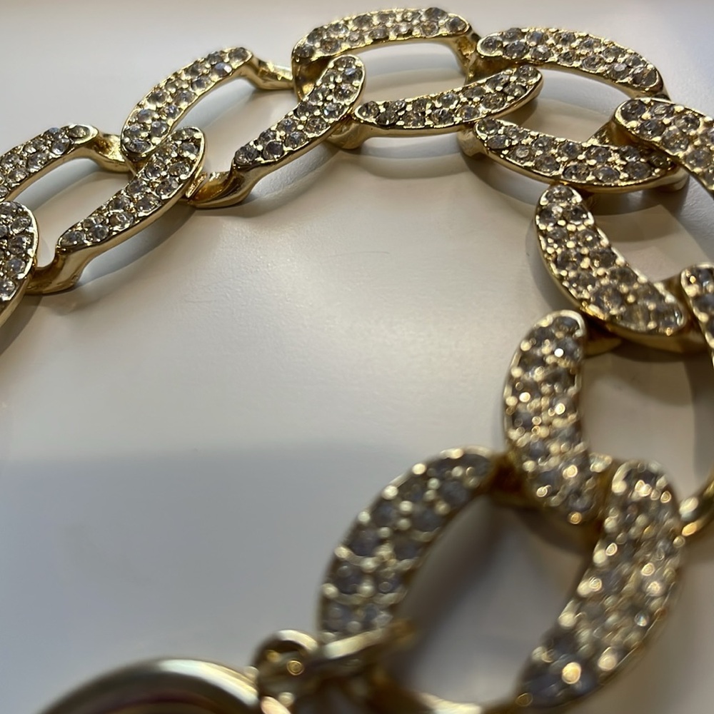 Bracelet- gold tone hardware with crystals and toggle clasp NWOT - Picture 4 of 4